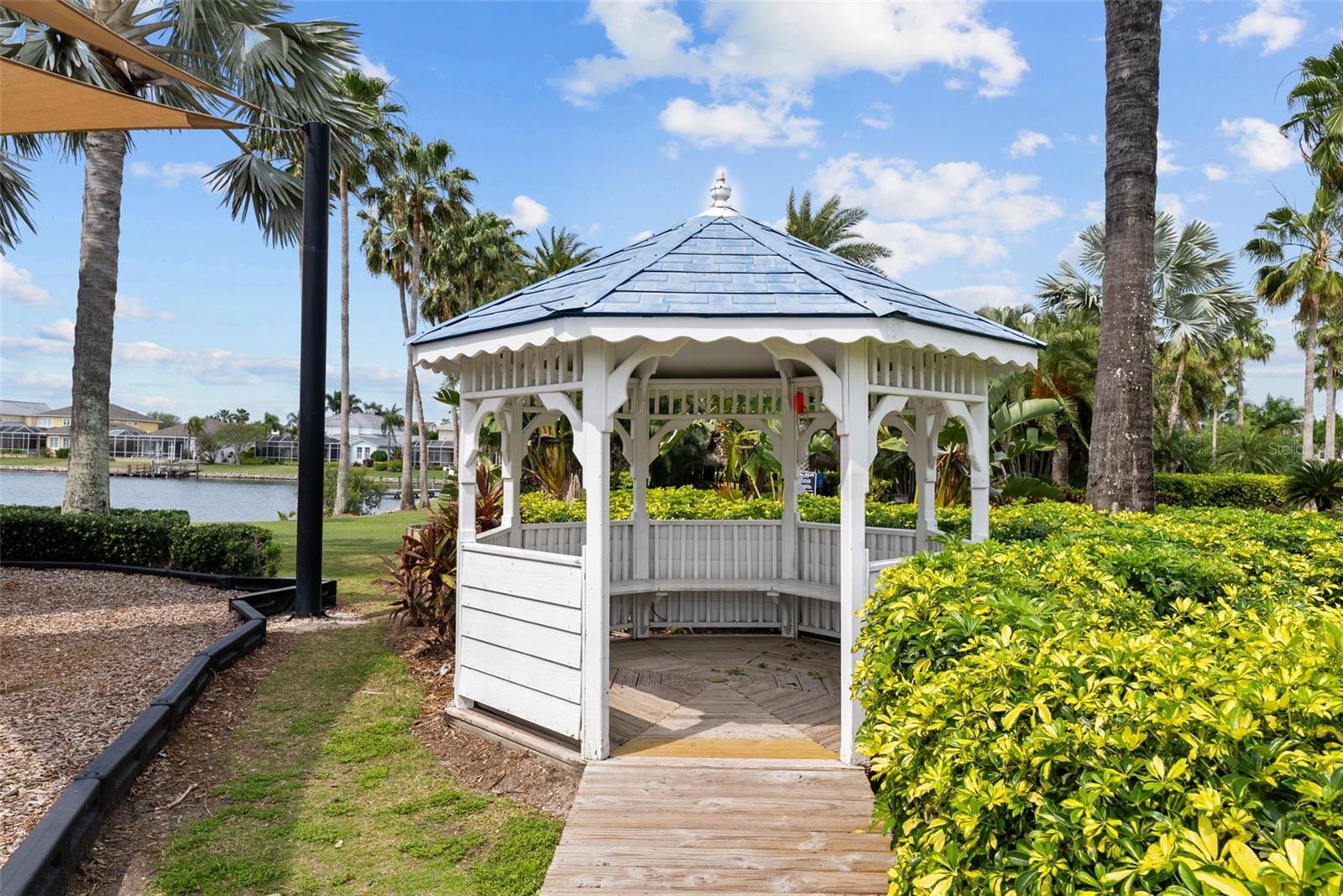 Parks and picnic areas throughout Mirabay.