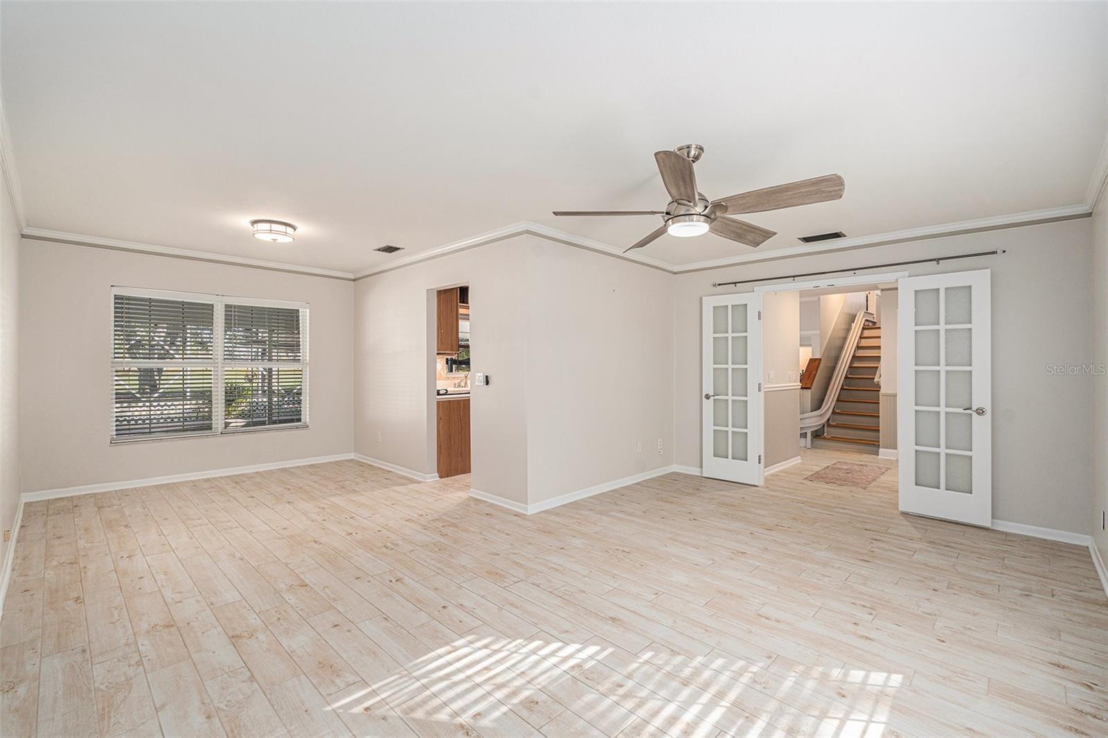 Living room/dining room