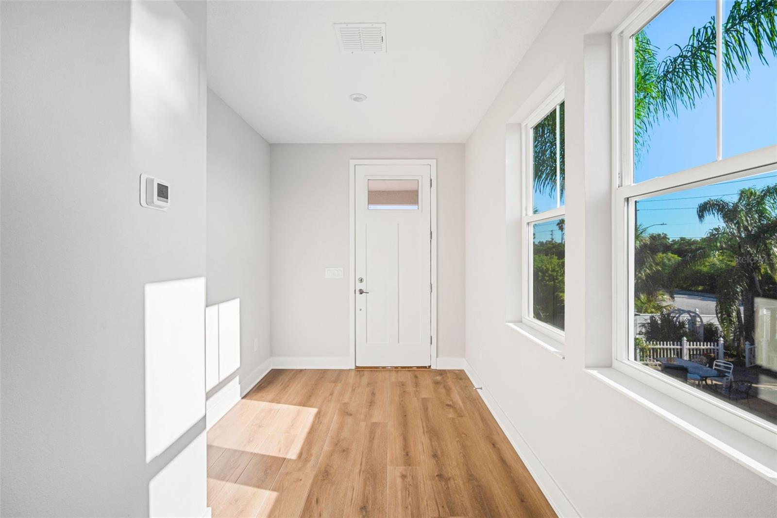 ENTRANCE WITH TONS OF NATURAL LIGHTING