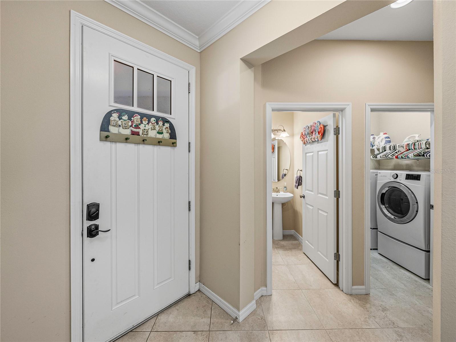 Entrance door- Powder room - Laundry room