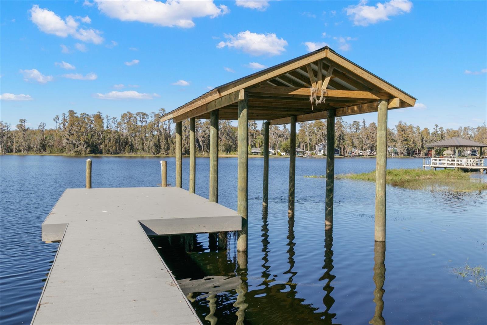 Dock with Lift. Stunning Views!