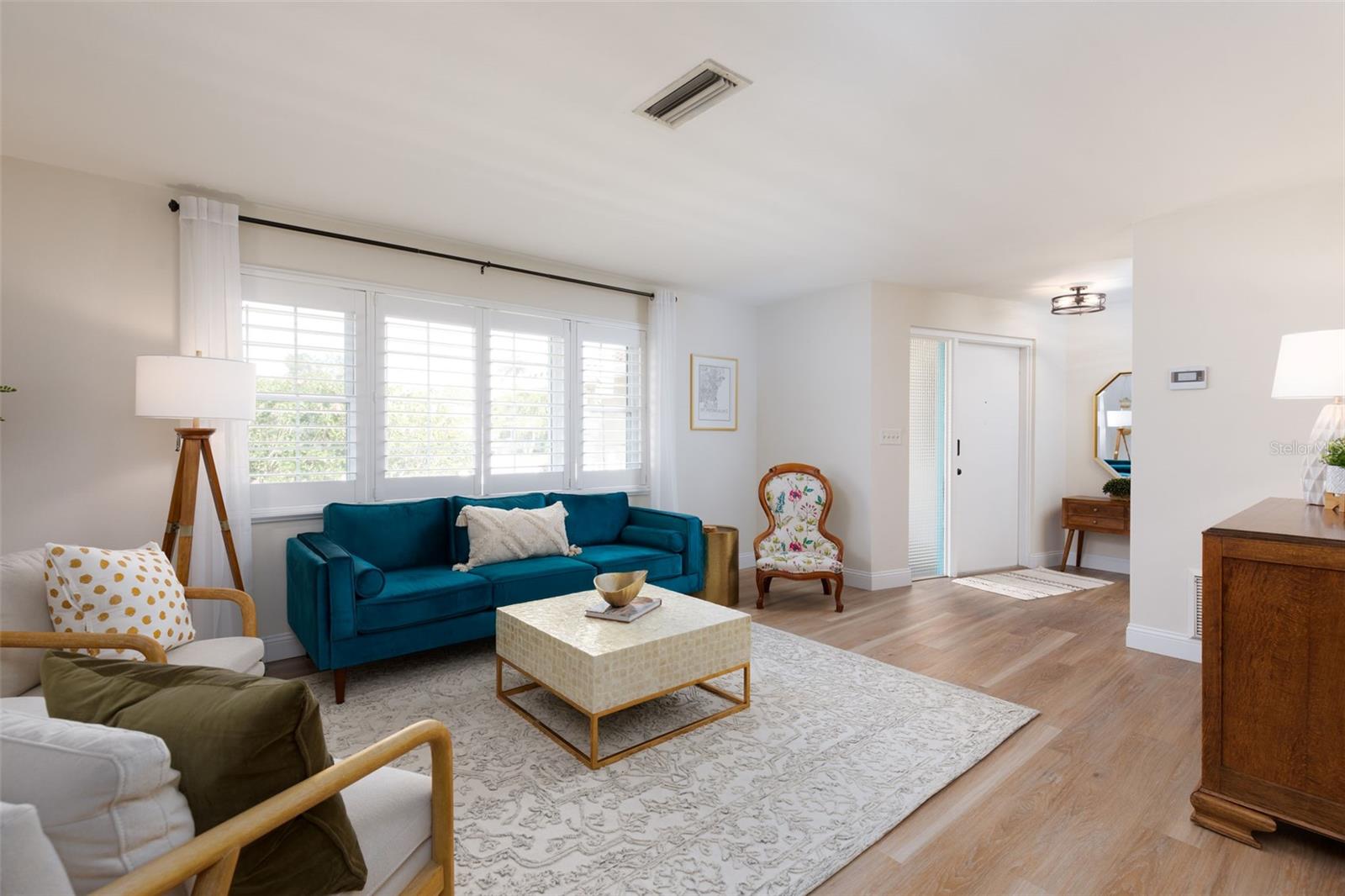 Living Room looking into Foyer