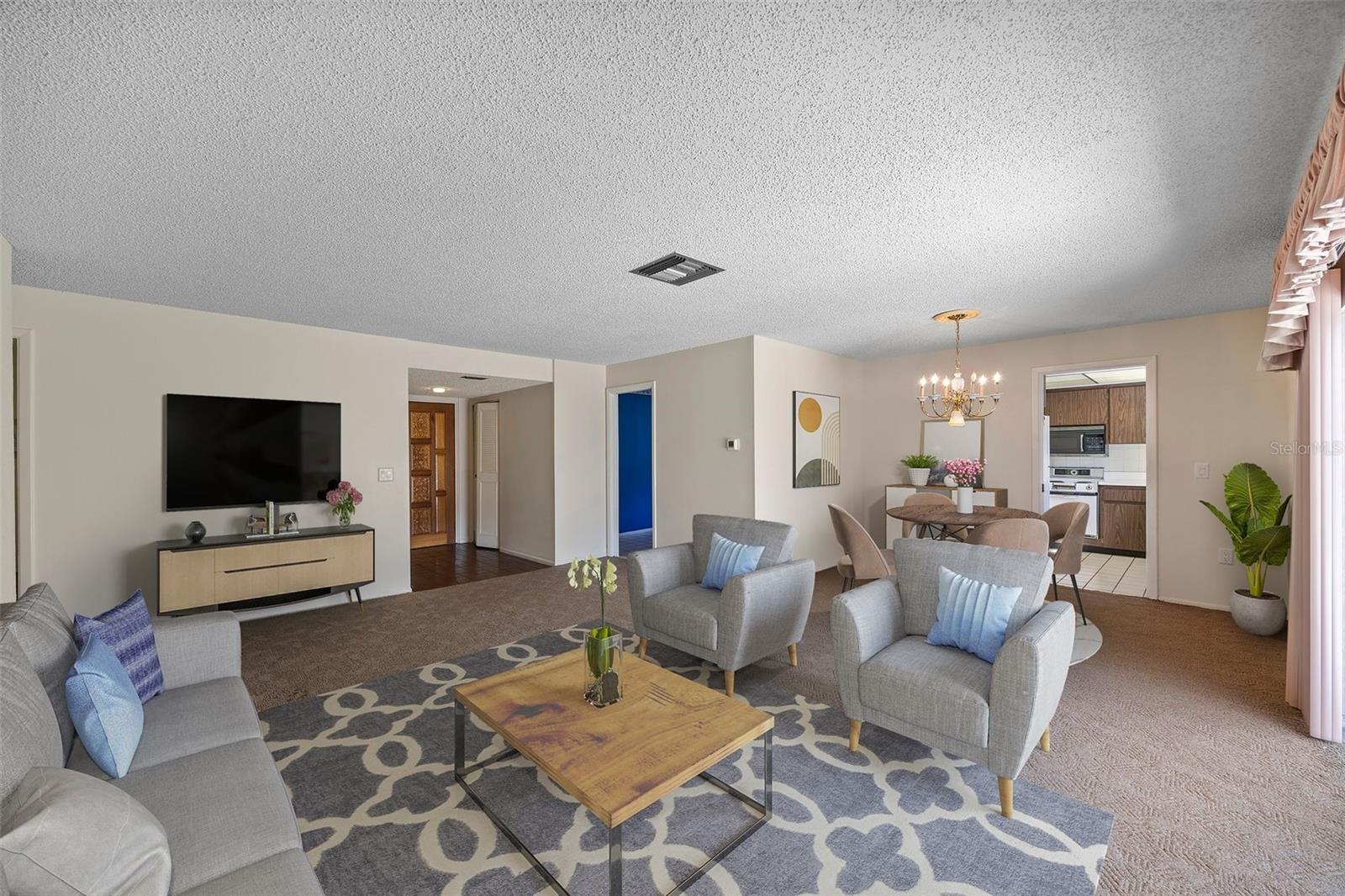 Family room /Dining room combo