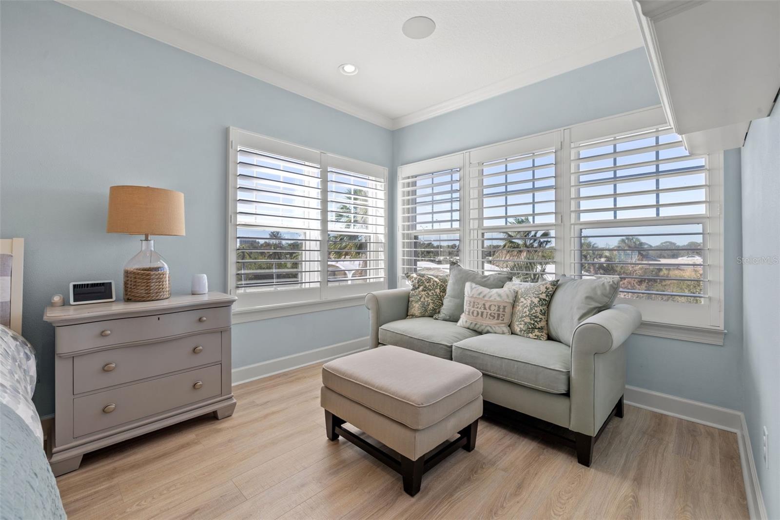 Primary room sitting area