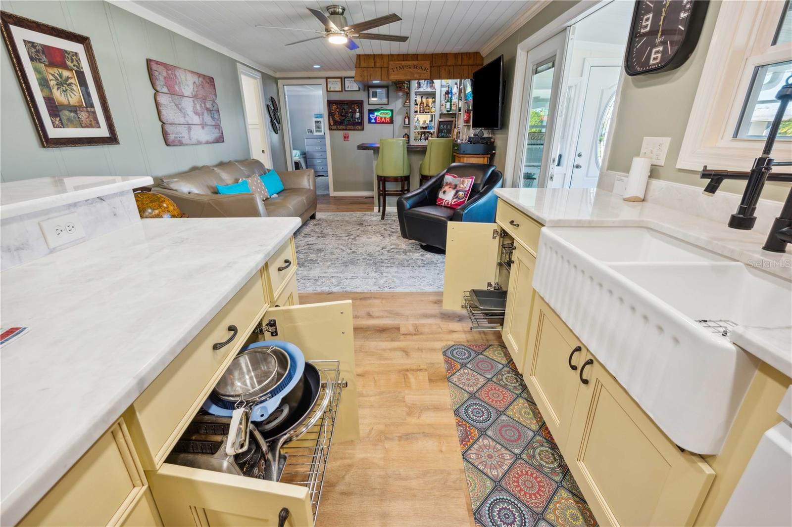 More custom features in this lovely kitchen.