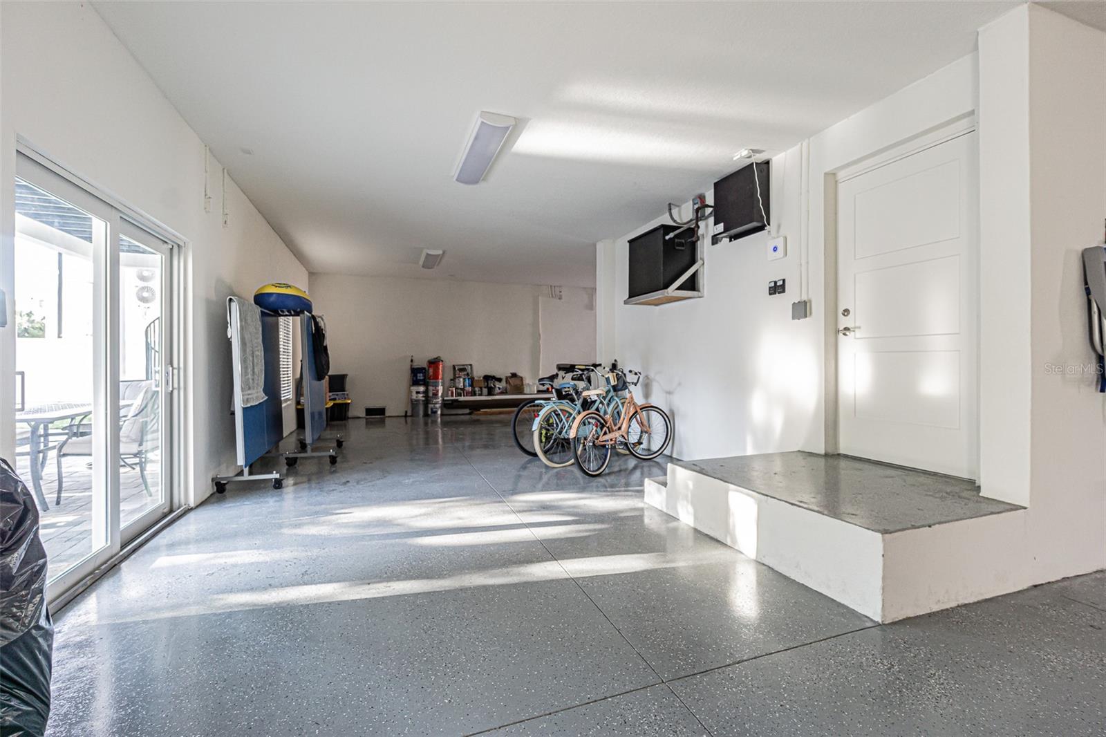 Garage - Platform to rear Foyer Entrance