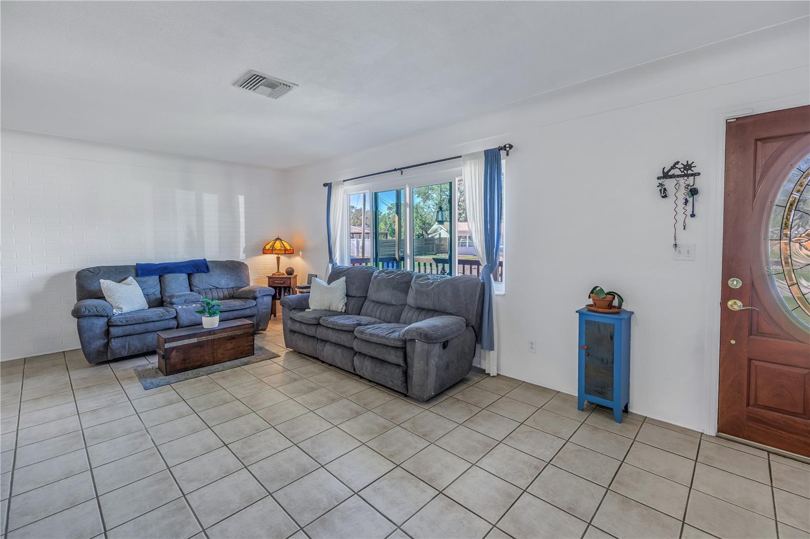 Spacious living room.