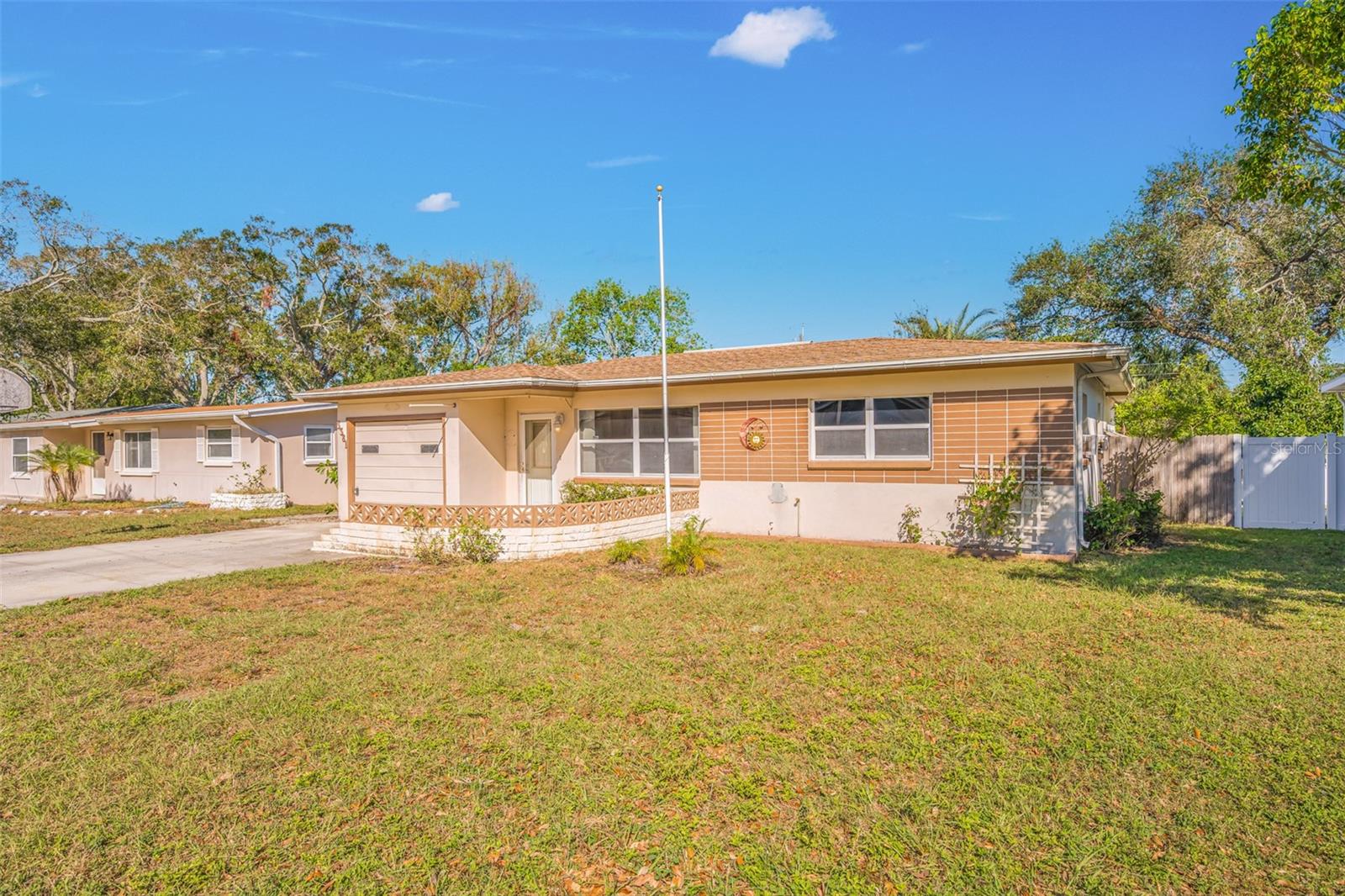 Welcome to 3381 19th Place SW in Largo, Florida