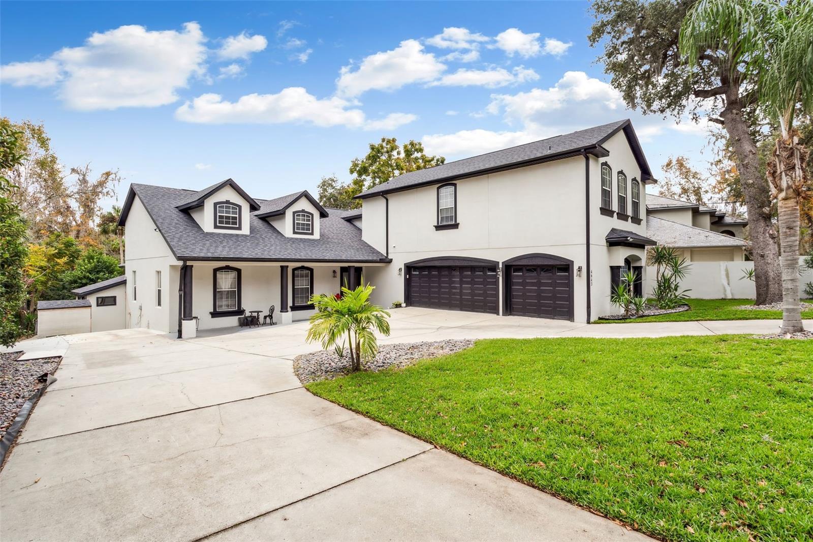 Beautifully renovated riverfront estate!