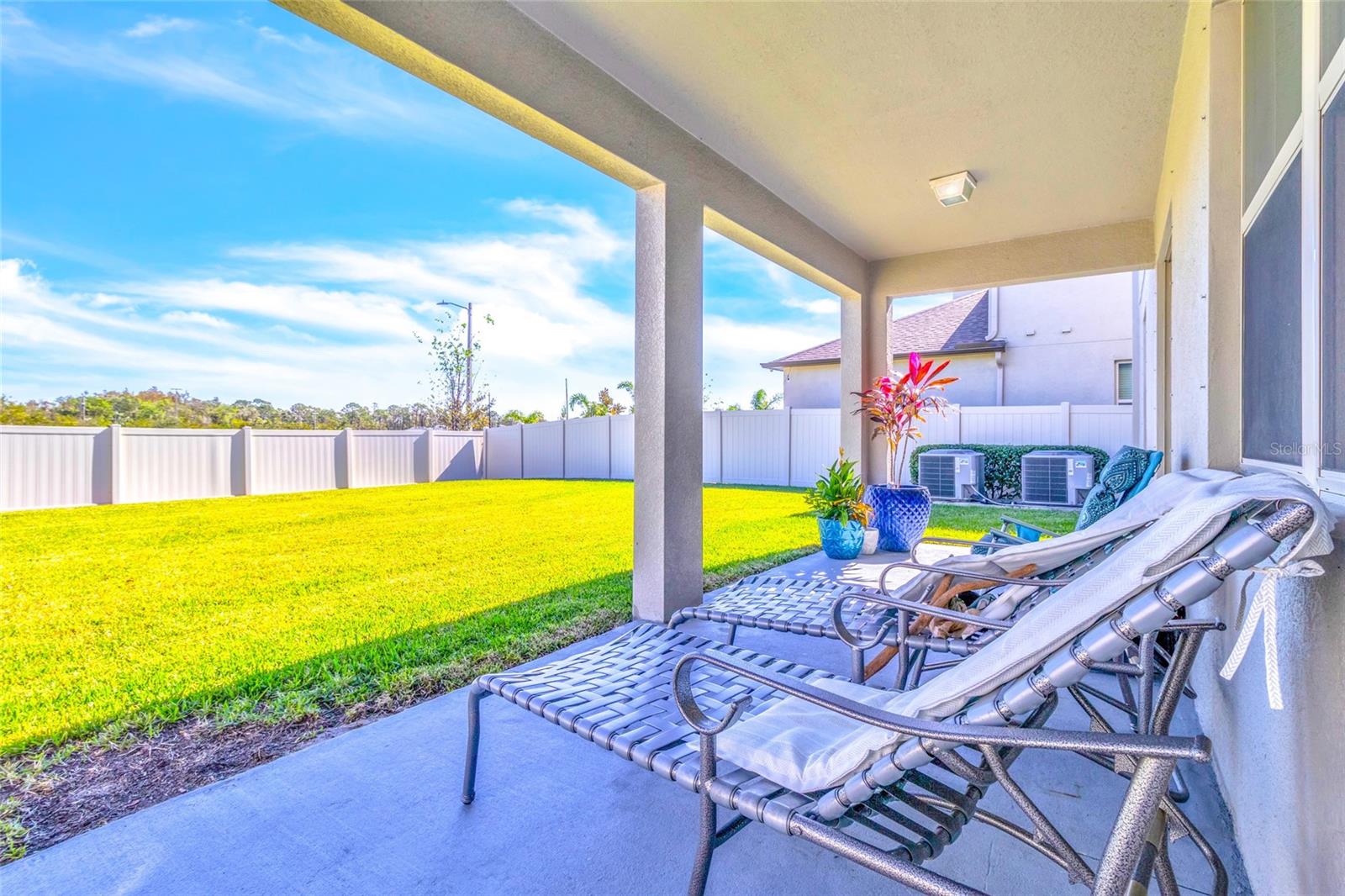 Great Prep Area. Granite Counter tops. Stainless Steel GE Appliances.