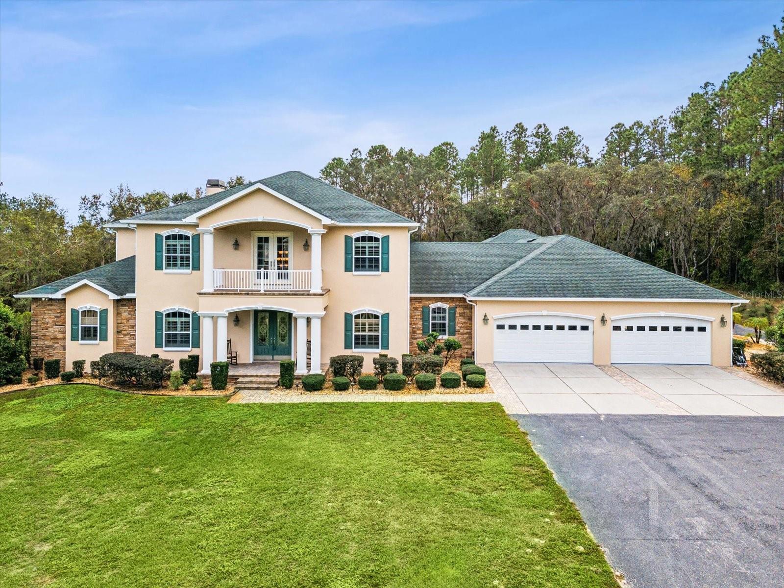 Gated estate on 21340 Powell Rd, Brooksville, FL