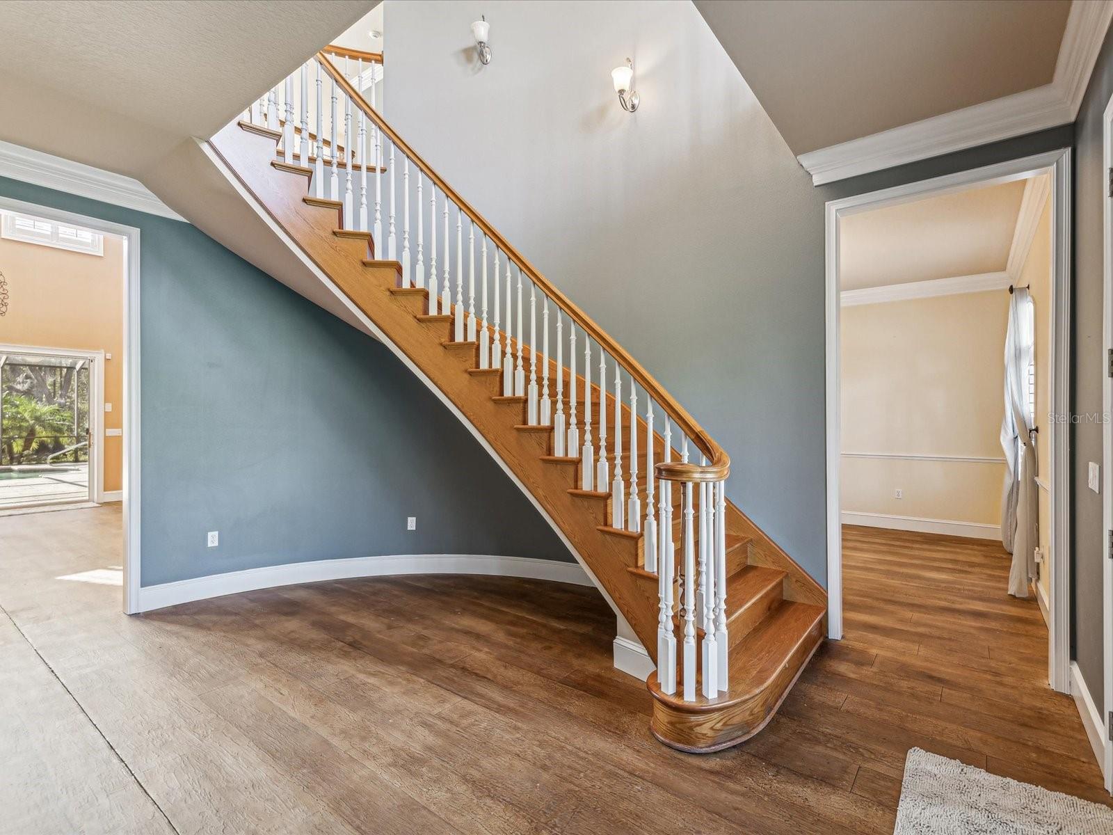 entrance to dining room