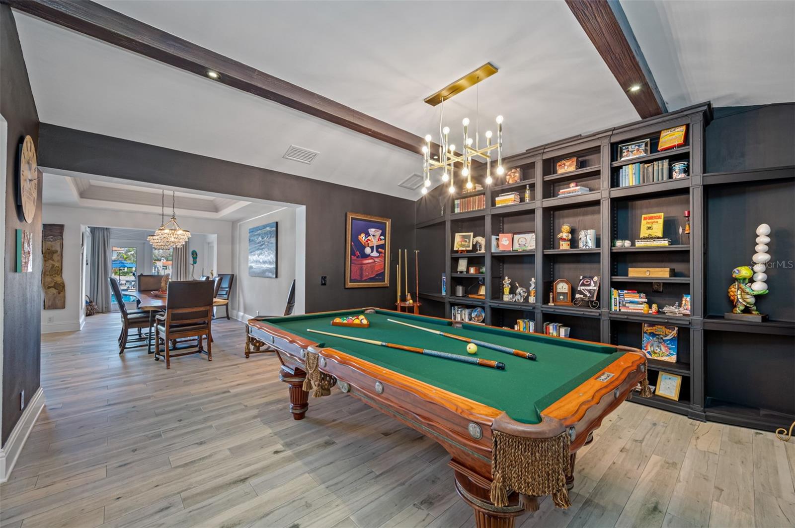 Living room large enough for a pool table or Baby Grand Piano.