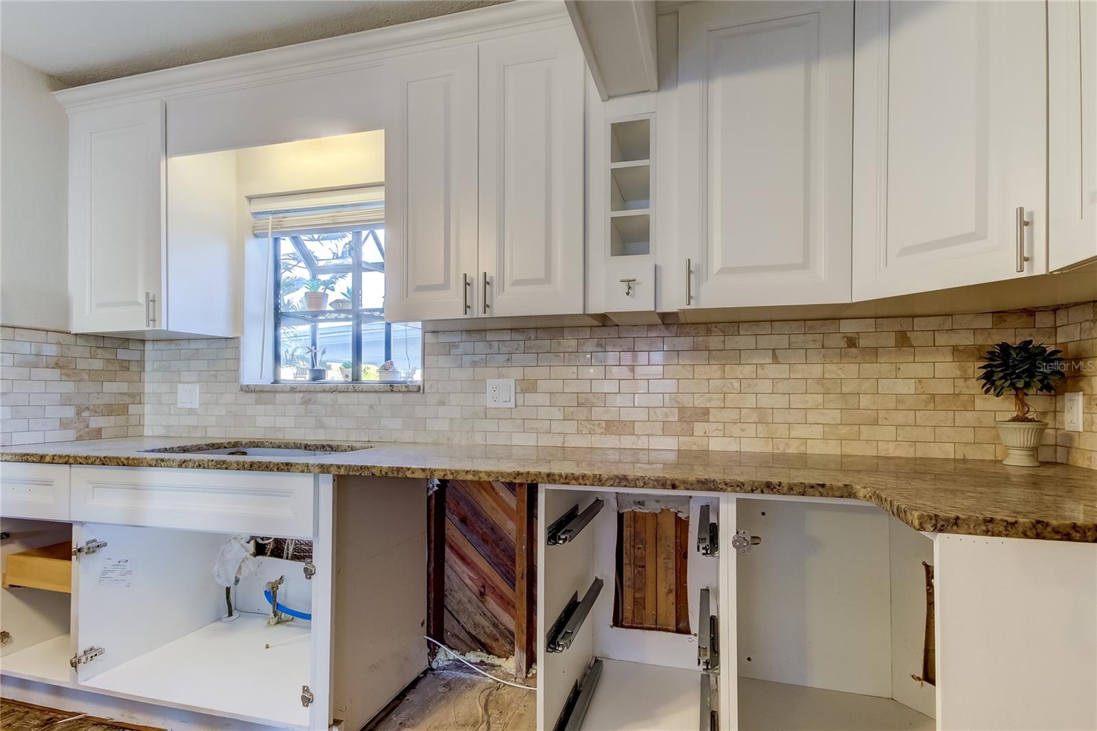 Great Cabinet and Counter Space