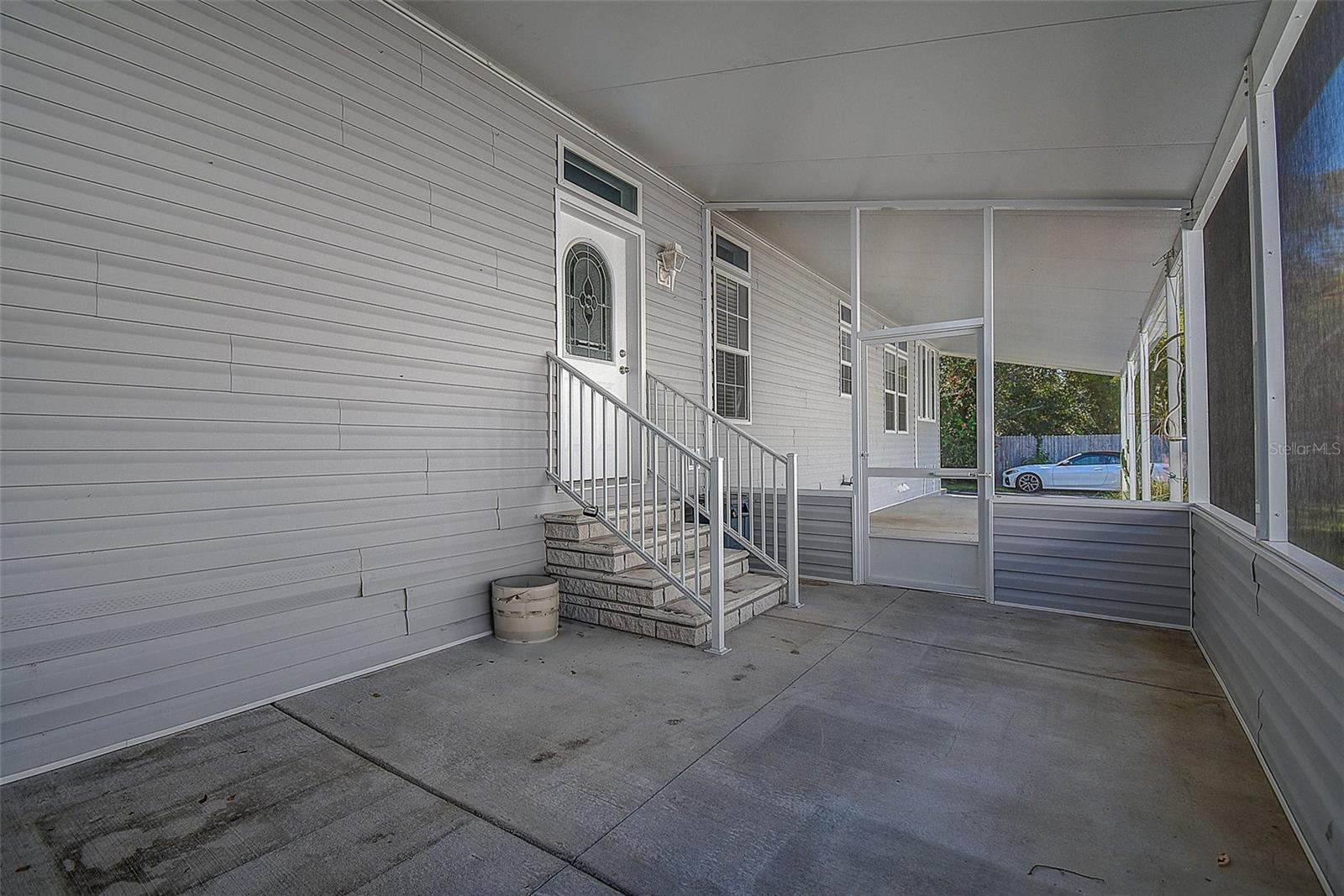 SCREENED PORCH