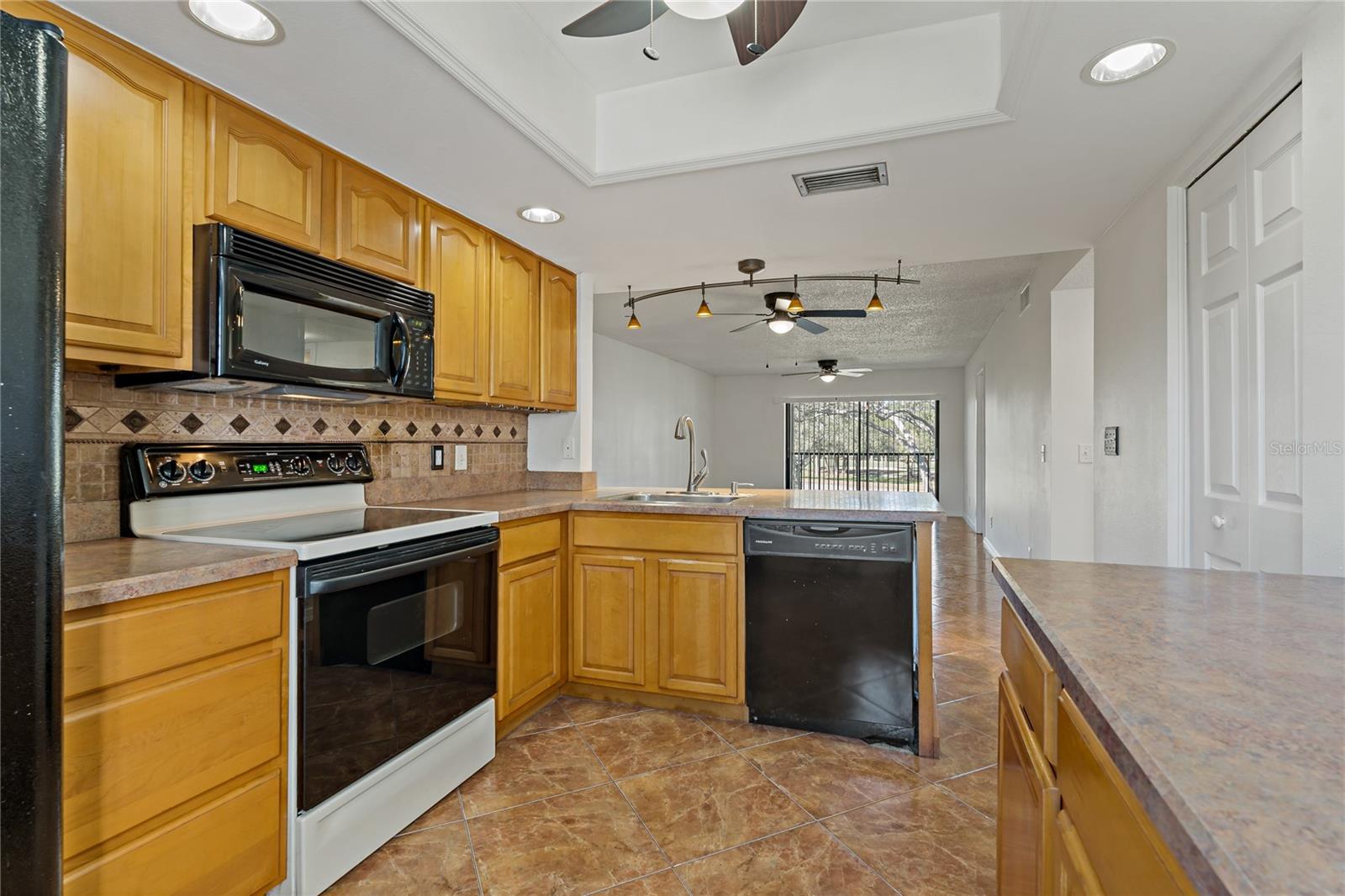 GREAT KITCHEN SPACE!