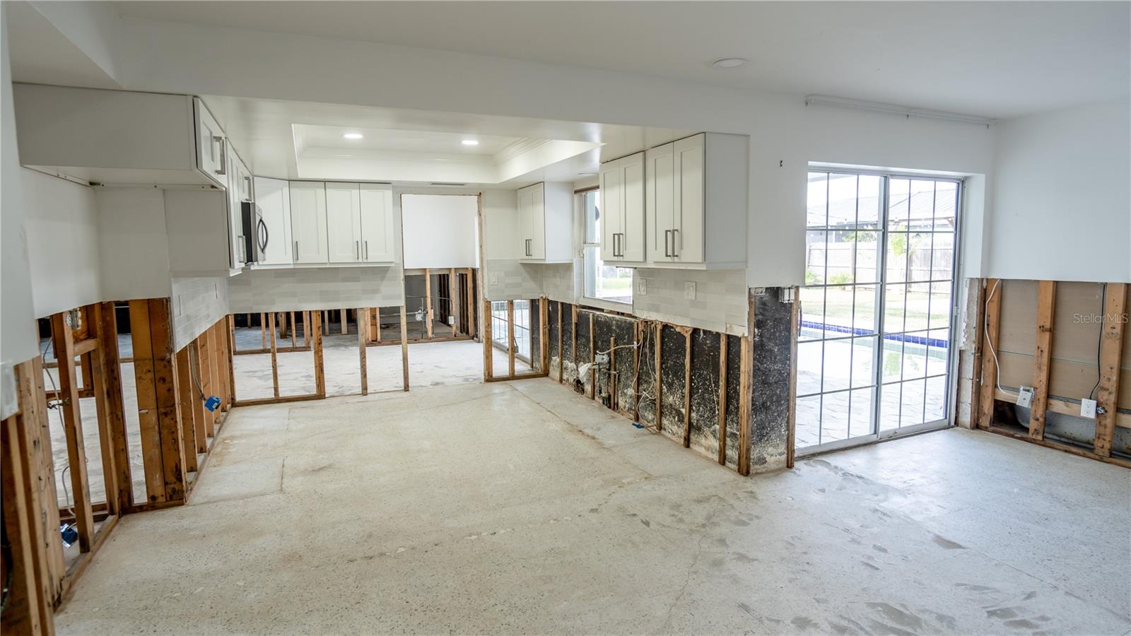 Kitchen & Family Room