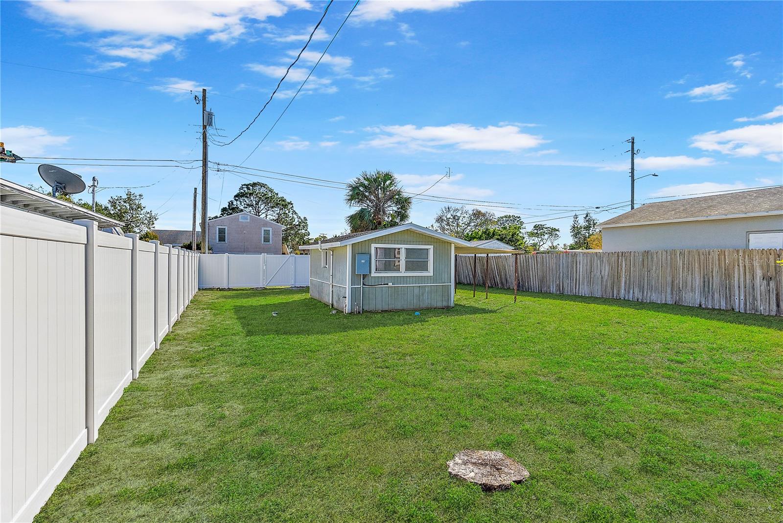 Large Fully Fenced Yard