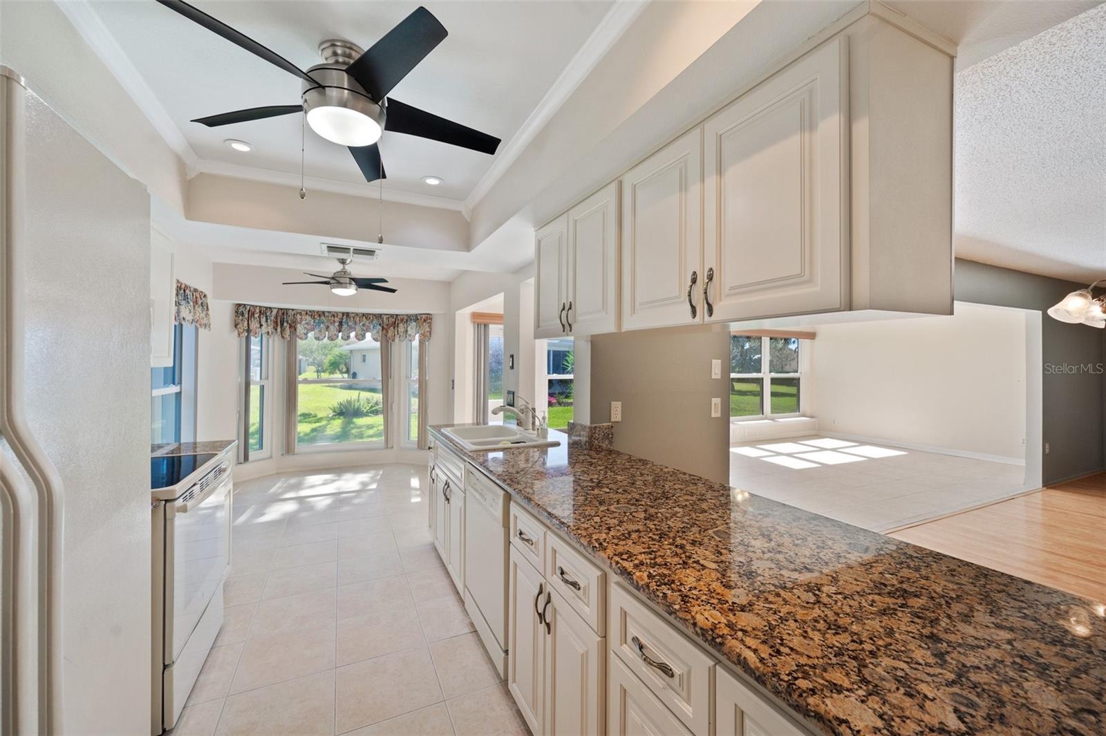 Kitchen and breakfast nook