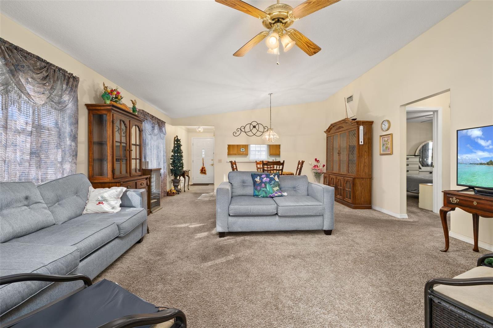 Expansive Living/dining area