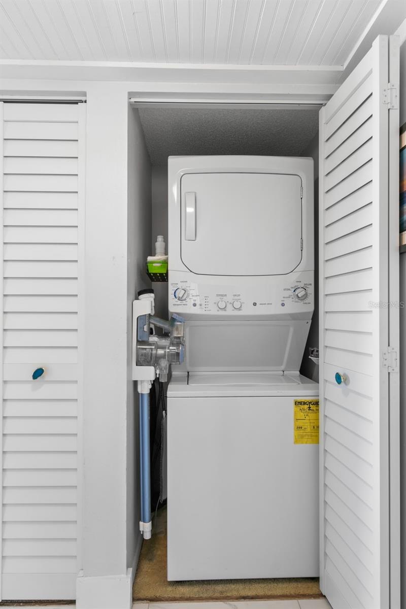 IN-UNIT WASHER AND DRYER.