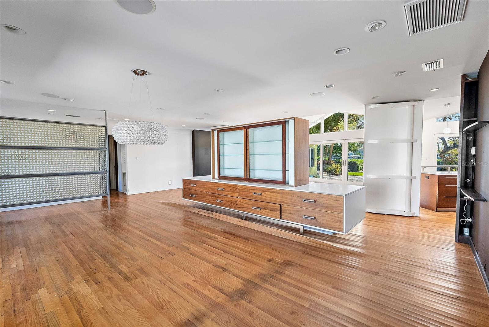 Mid-century modern home - enter and see the bay