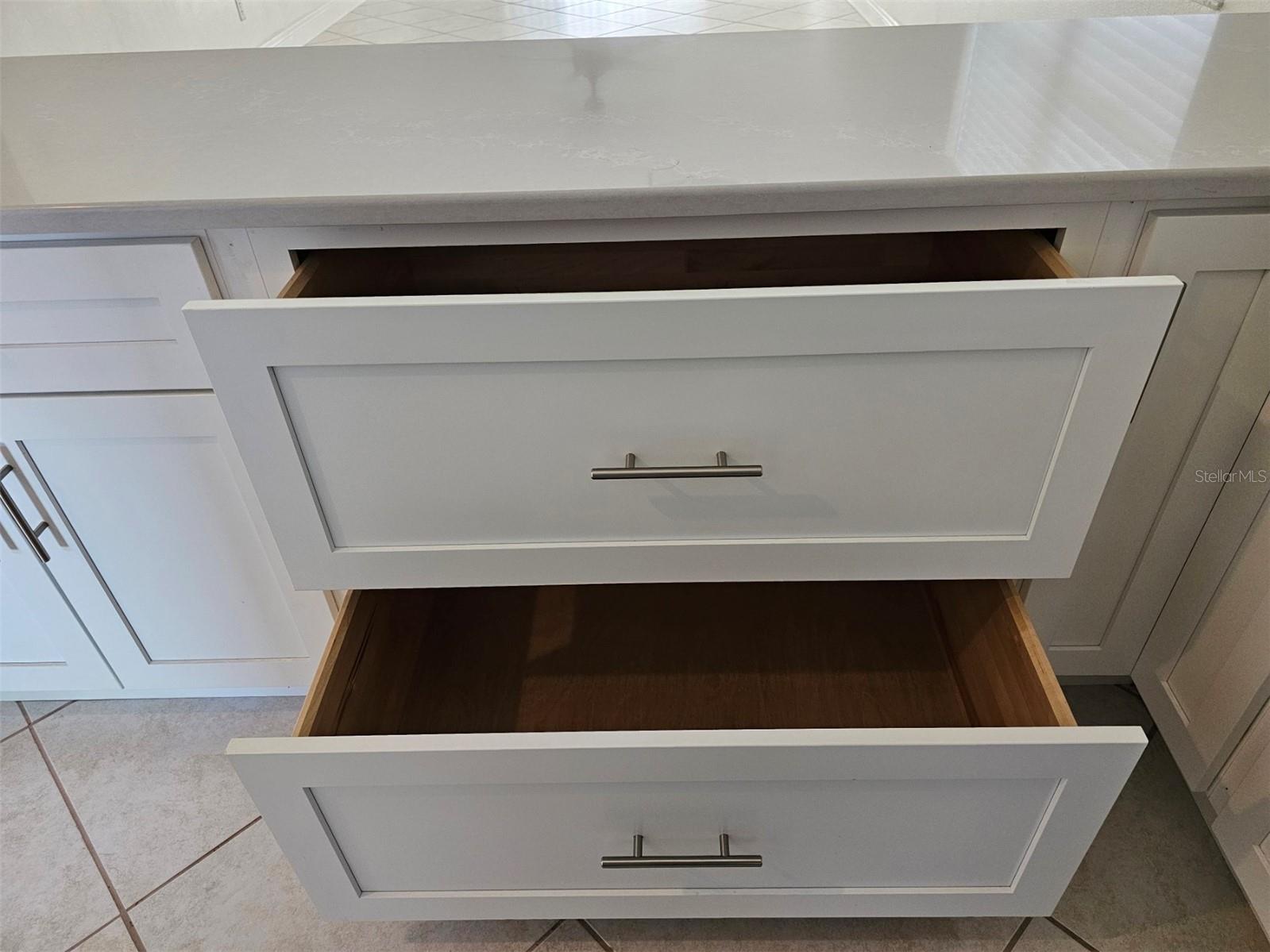 Deep soft close kitchen cabinet drawers