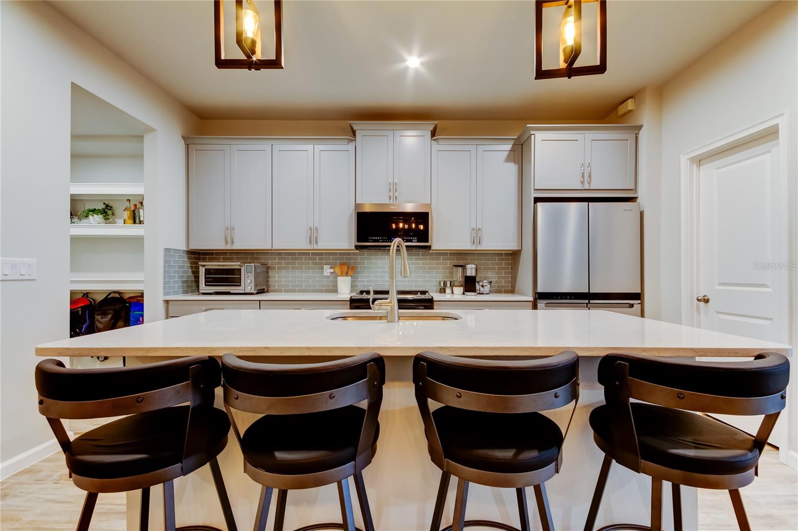 A Breakfast Bar on the kitchen island!