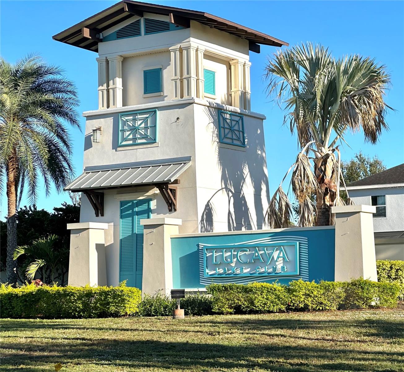 Lucaya Lake Club entrance