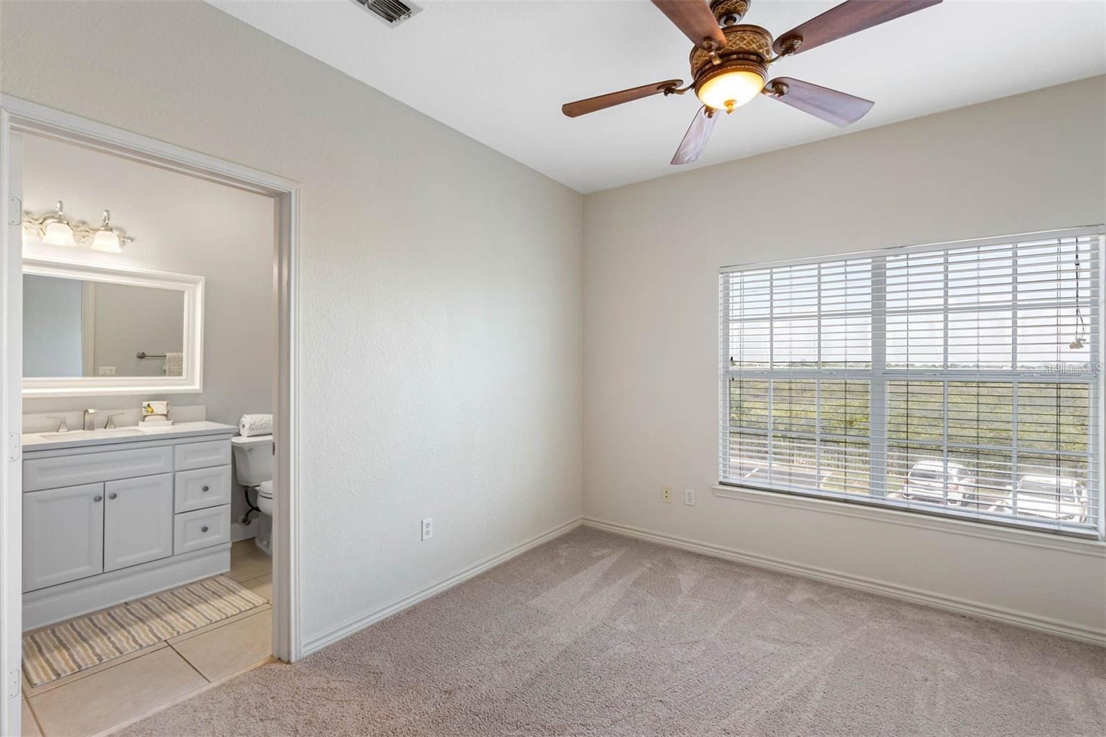 MASTER BEDROOM/EN SUITE BATH