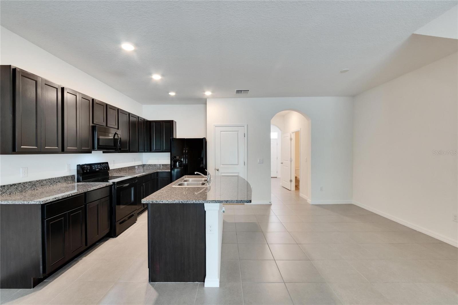 Kitchen & Dining Area