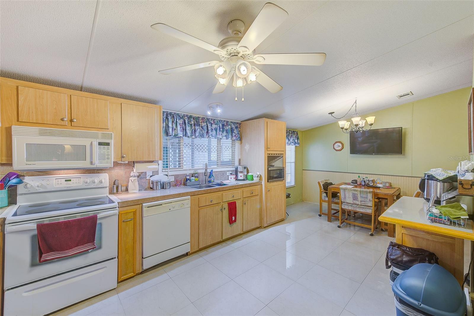 Kitchen & Dining Room