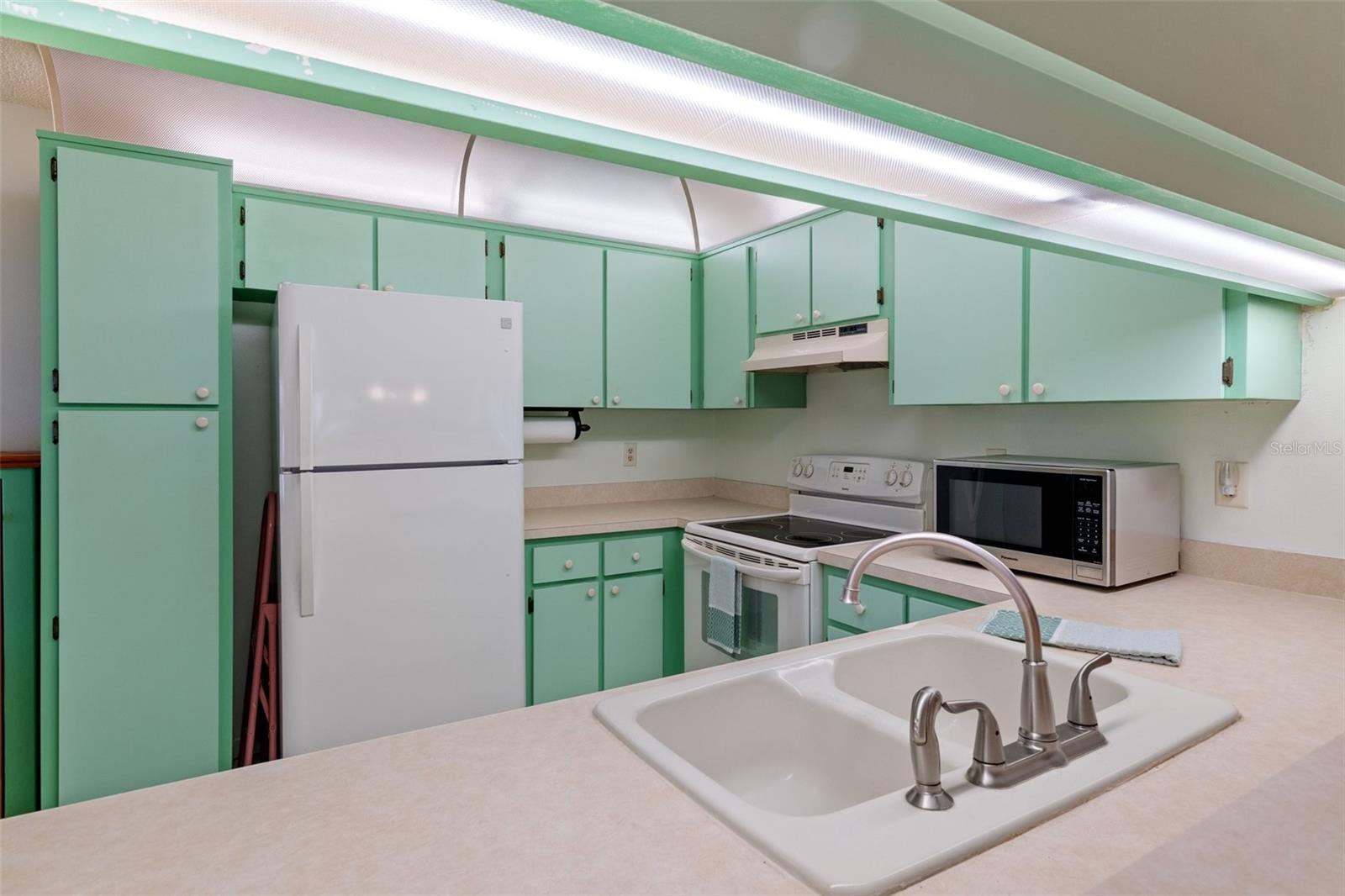 Kitchen with Lots of Cabinets