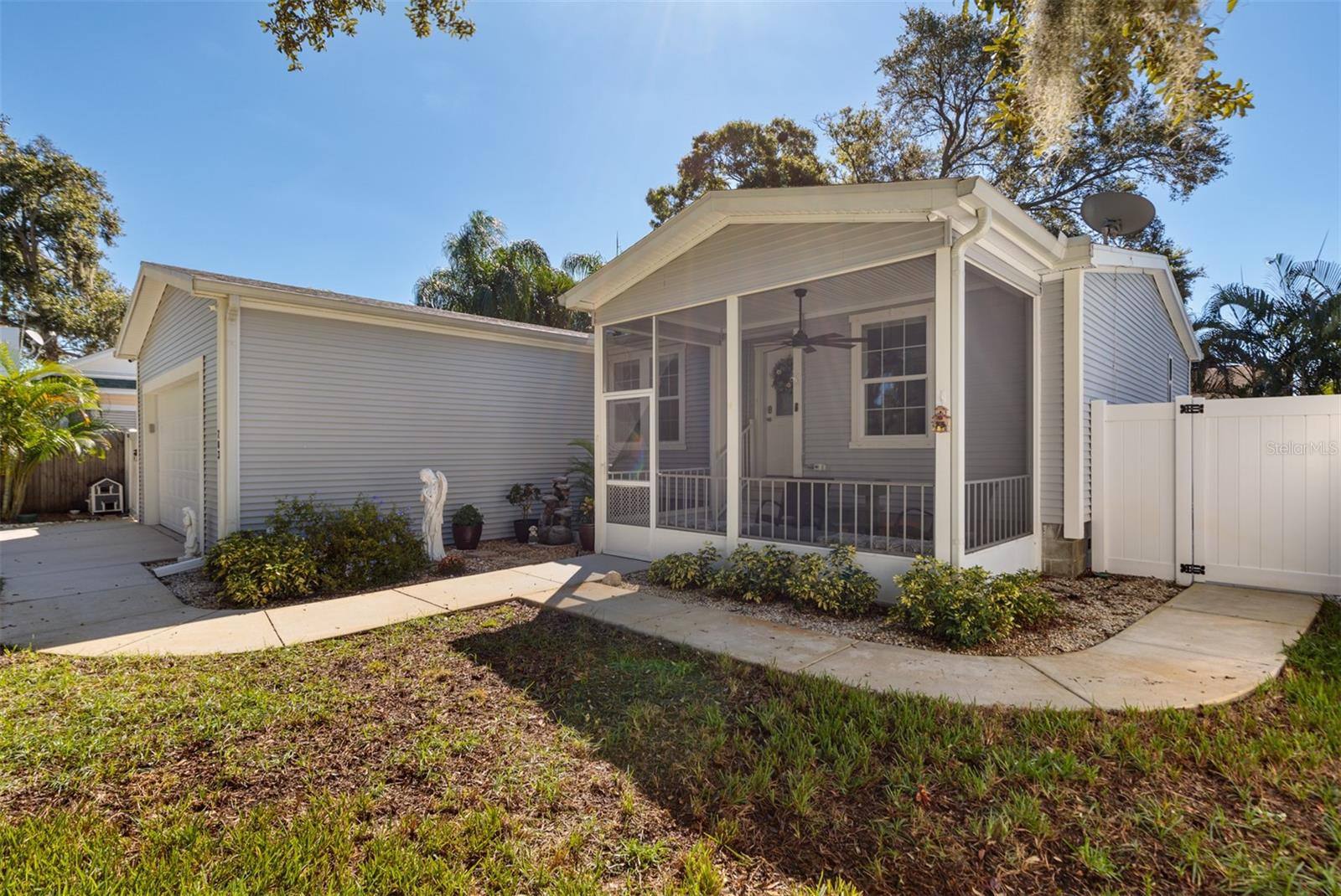 Screened front porch