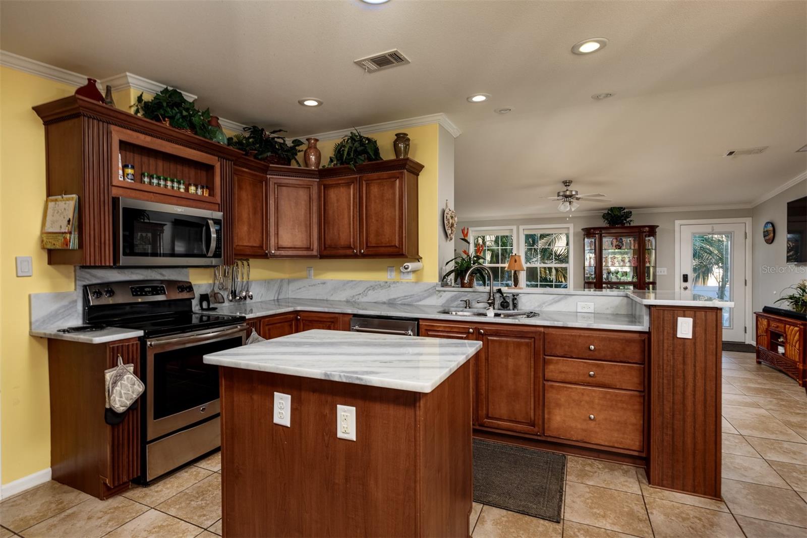 Kitchen island and breakfast bar