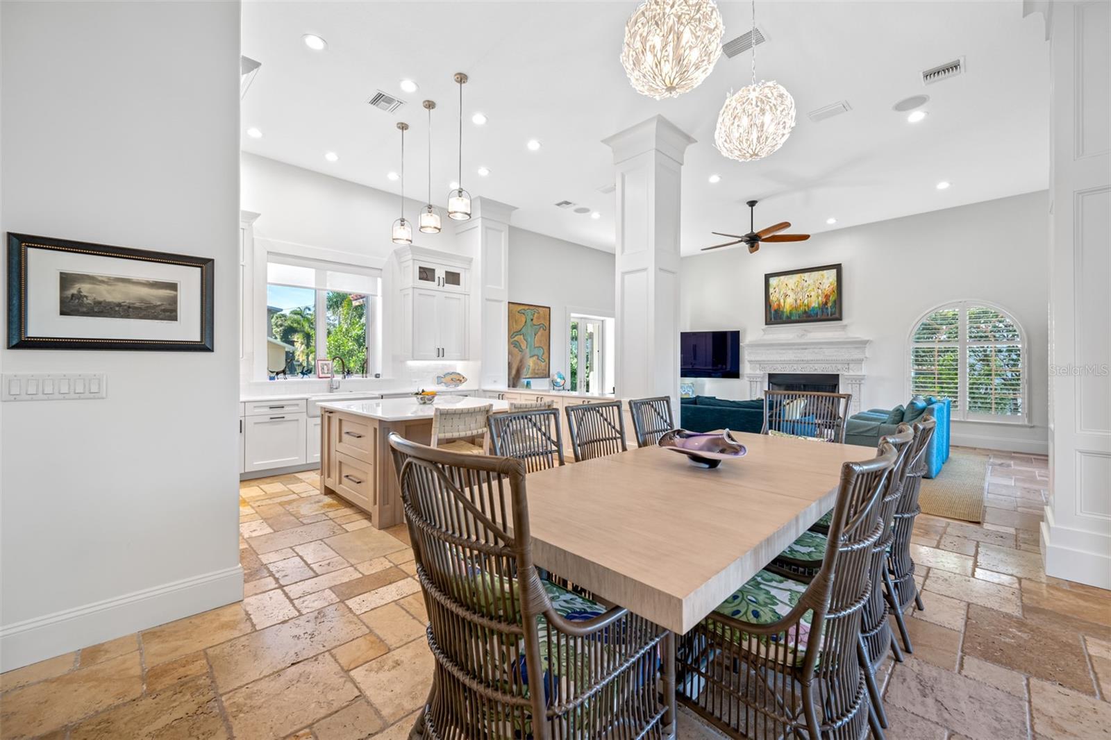 Open Floorplan Dining, Kitchen, Family Room