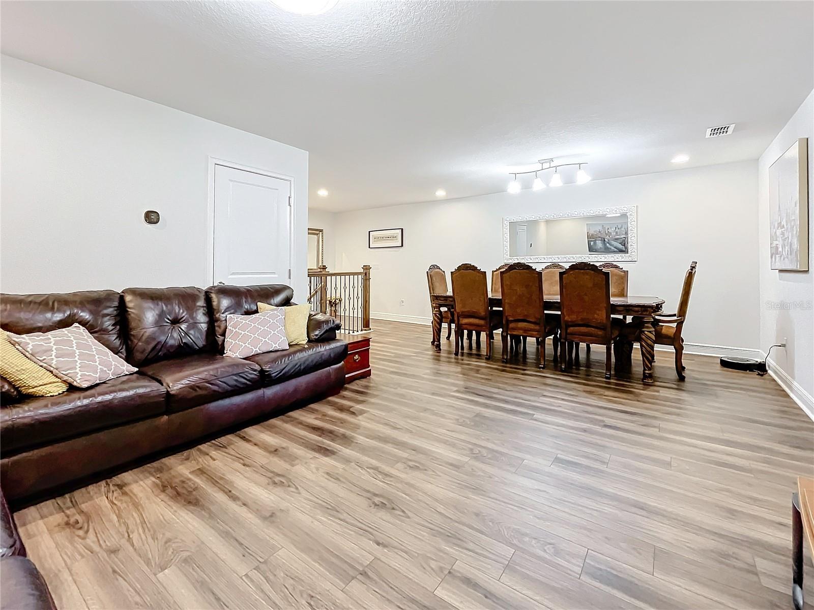 LOFT / GAME ROOM