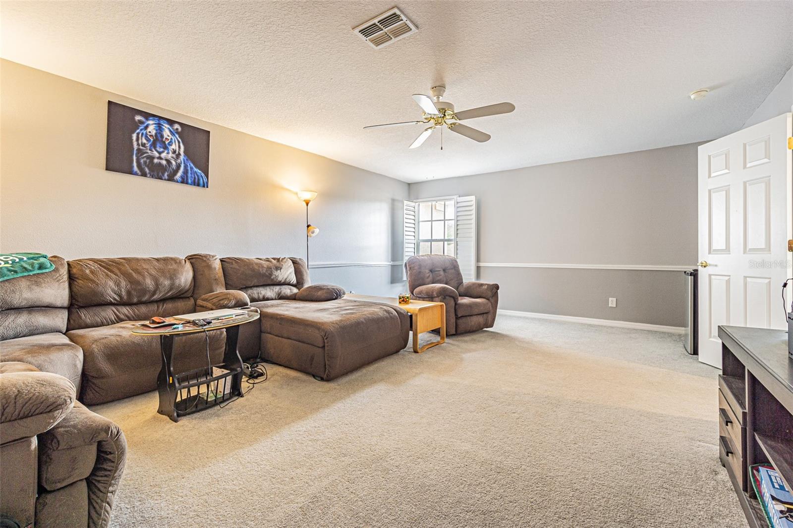 breakfast nook/dining room