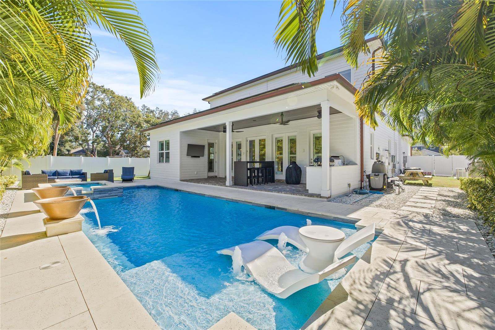 Outdoor Pool, Spa, Fire Pit and Outdoor Kitchen