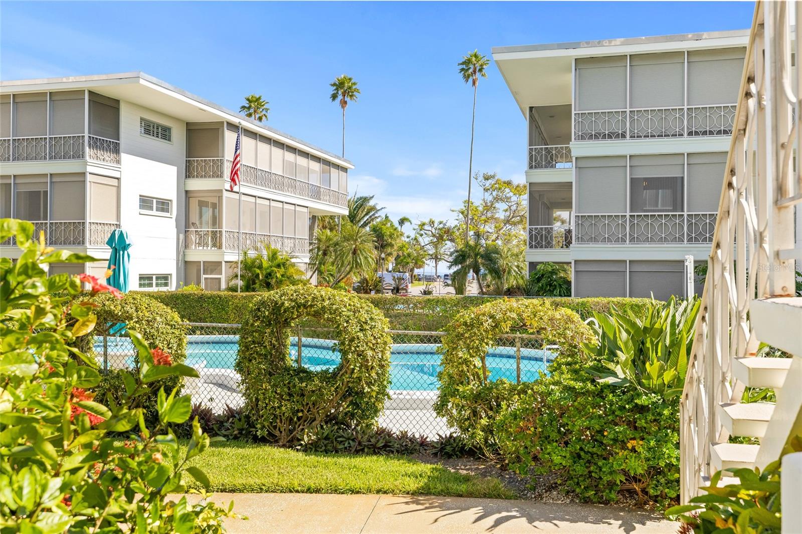 This is the view as you walk out of the building. The pool is right there; you can also see some Tampa Bay water views and North Shore Park.