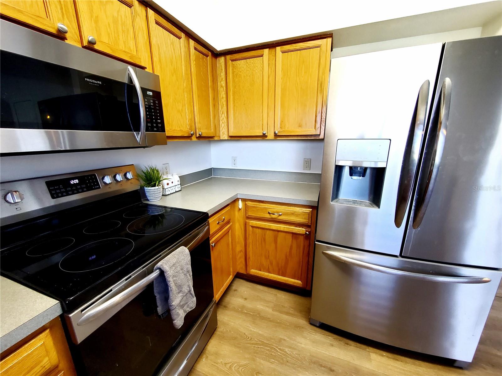 STAINLESS STEEL APPLIANCES