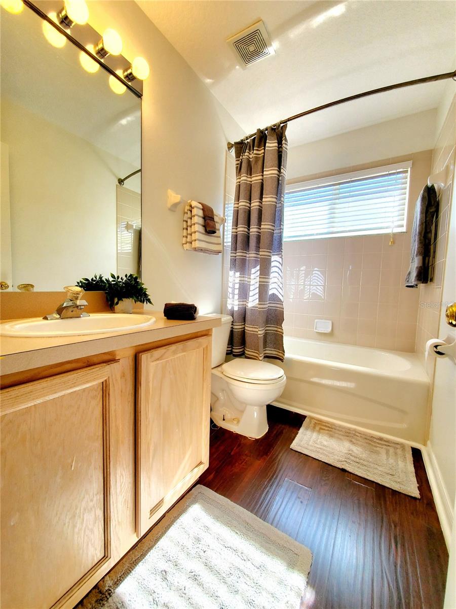 UPSTAIRS BATHROOM