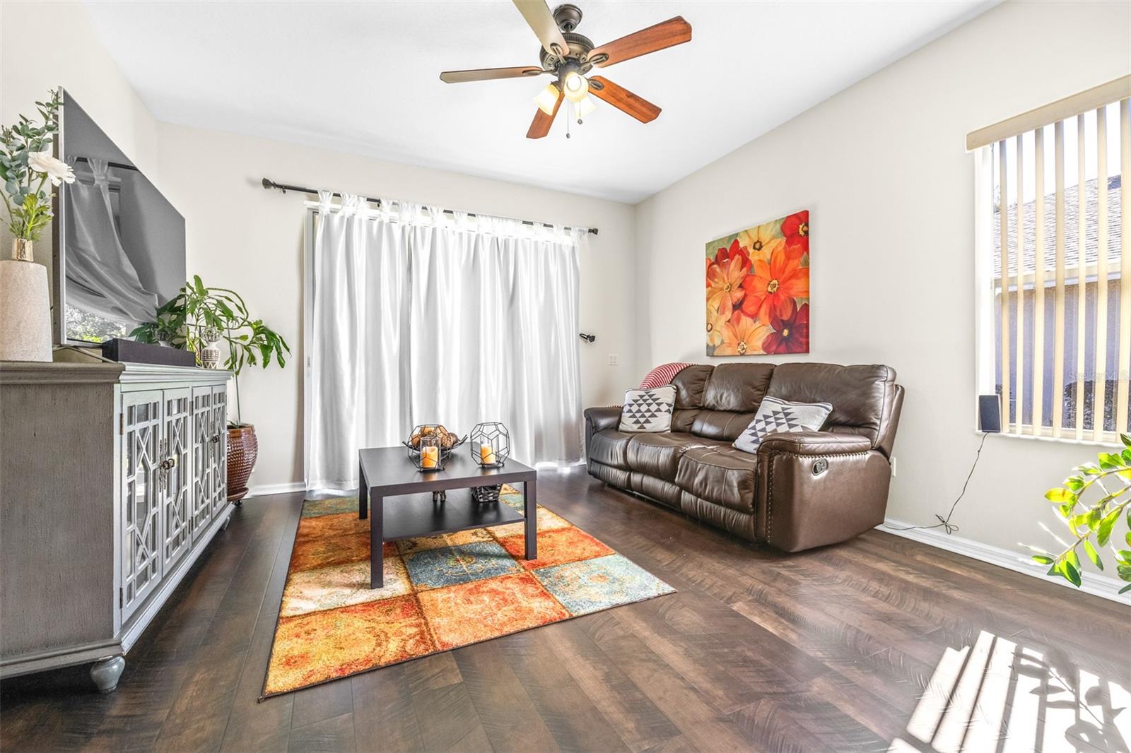 Ceiling fan and laminate floors throughout