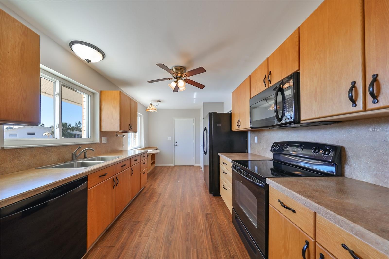 Kitchen and breakfast bar