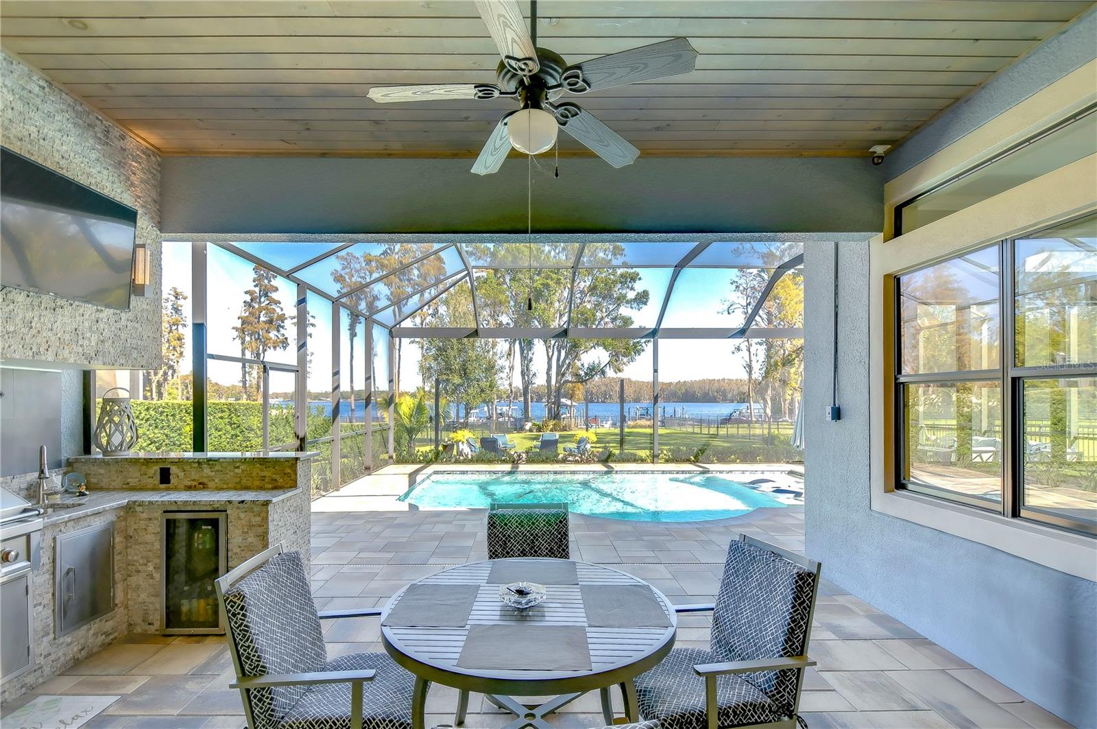 Outdoor covered lanai