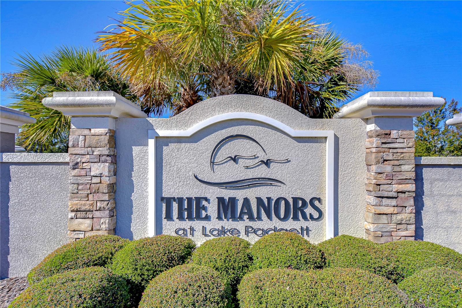 Manors at Lake Padgett