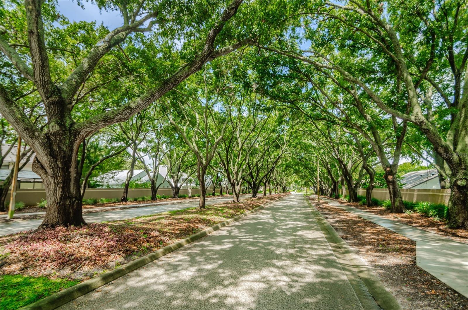 Entrance to Bentley Park