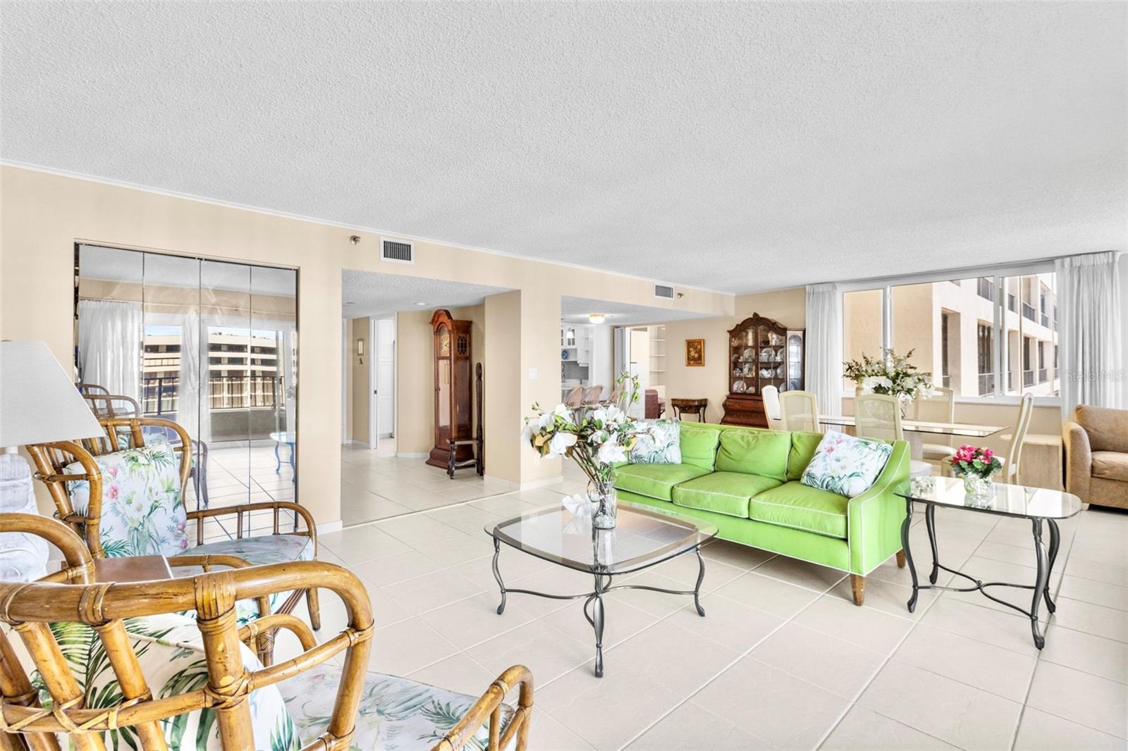 Living area looking toward foyer & kitchen