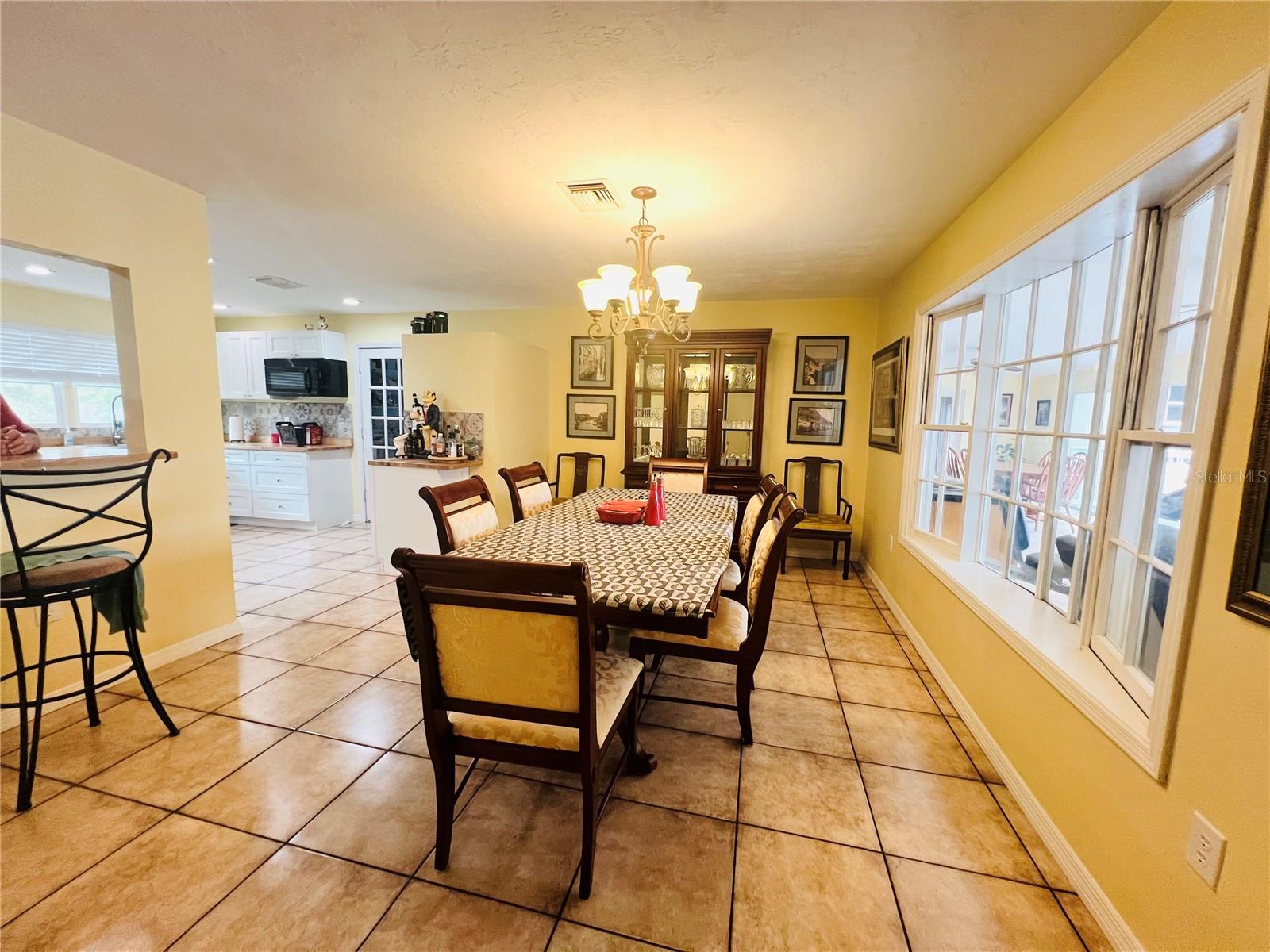 INTERIOR FORMAL DINING ROOM