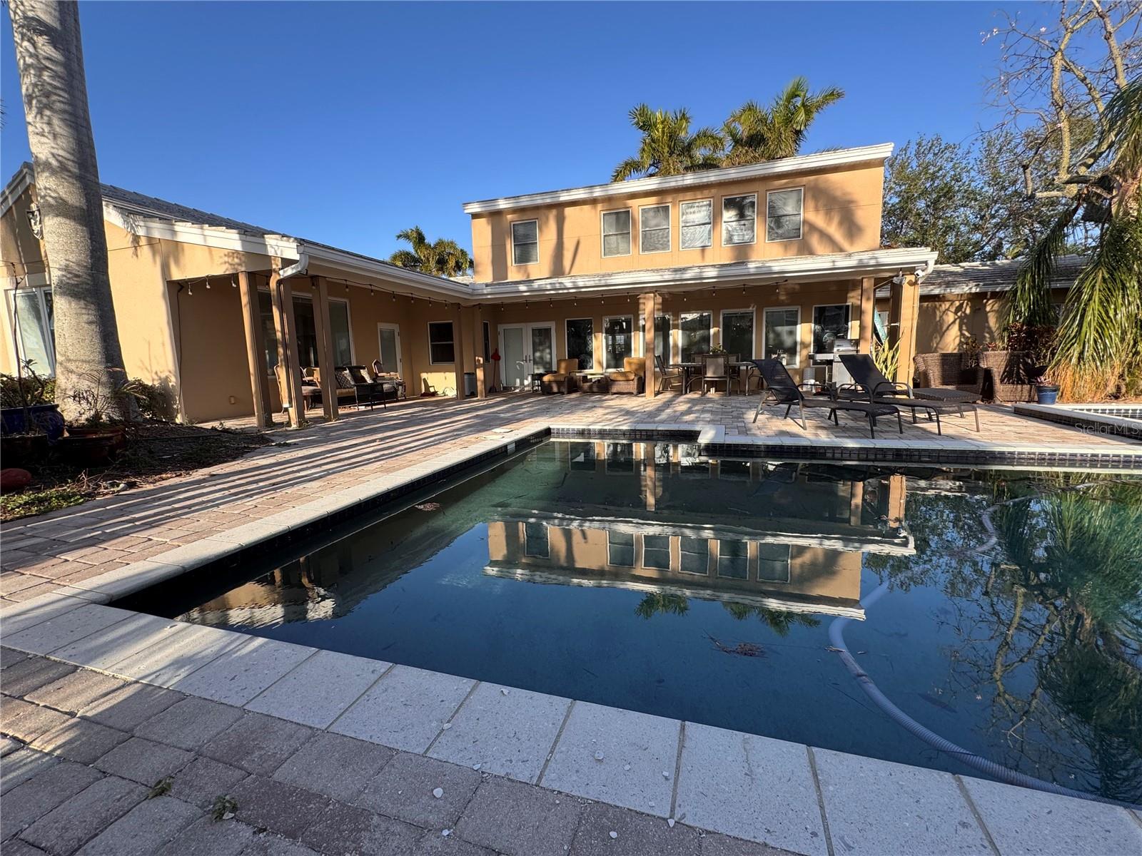 POOLSIDE FACING EAST